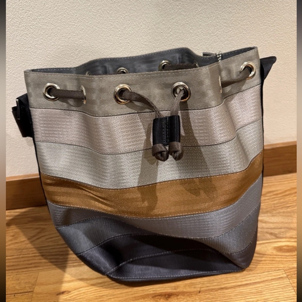 Harveys Seatbelt Bag Bucket Berkeley Hobo Very RARE! Made USA